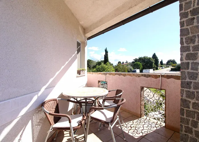 Karolina 517 아파트 *